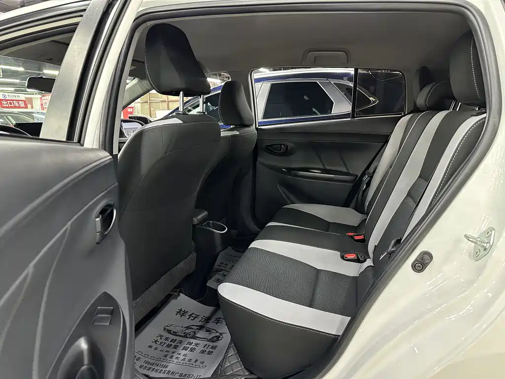 Toyota Yaris L 2022 — фото 17