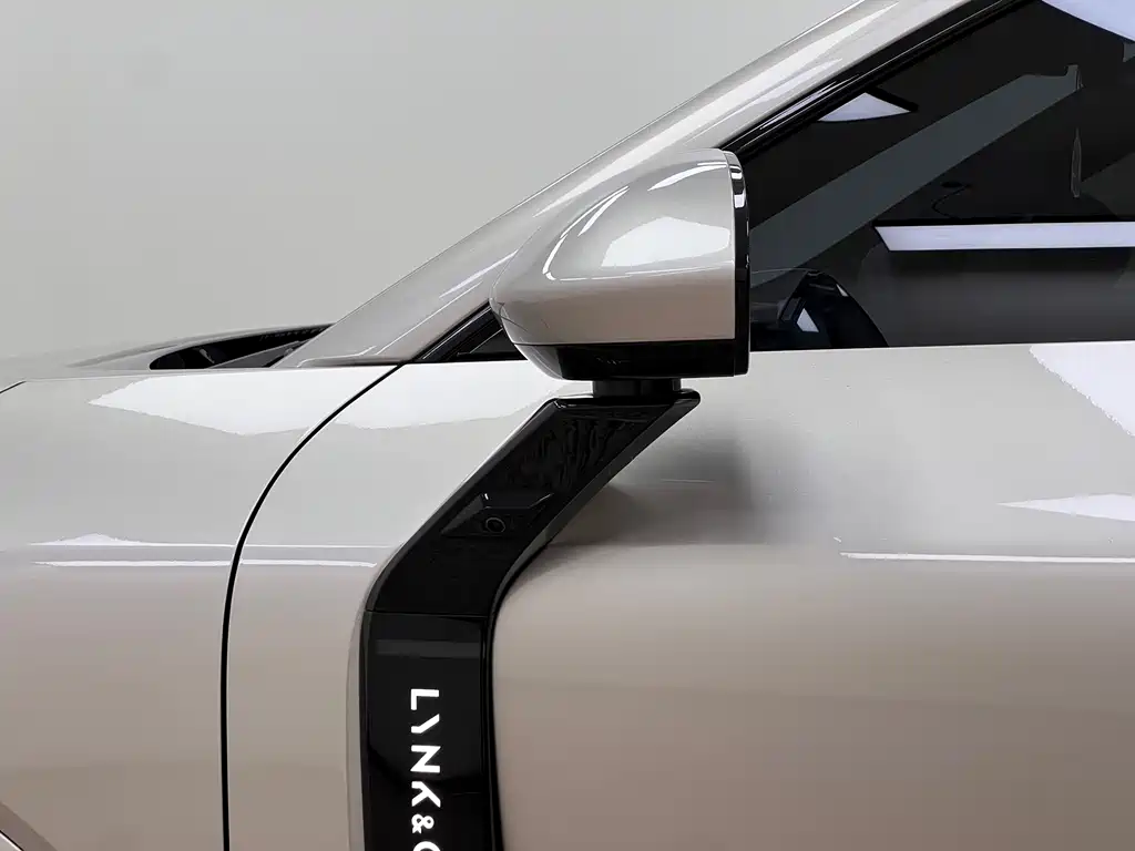 Lynk & Co 08 EM-P 2024 — фото 10