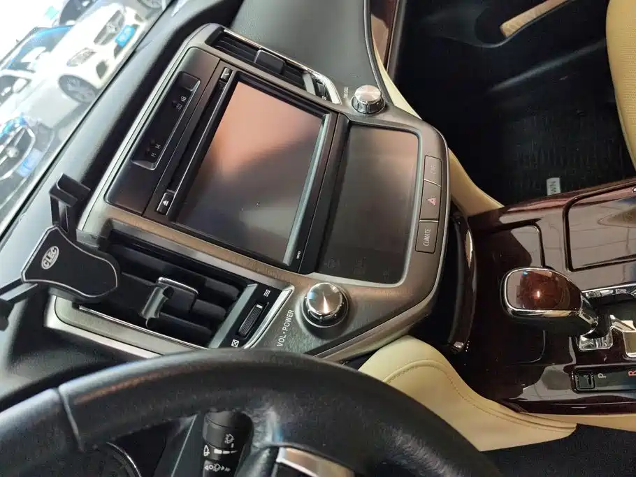 Toyota Crown 2019 — фото 13