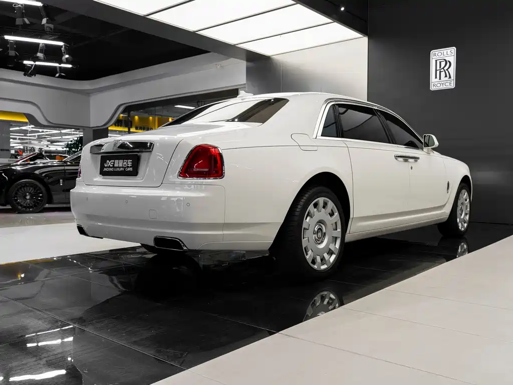 Rolls-Royce Ghost 2014 — фото 13