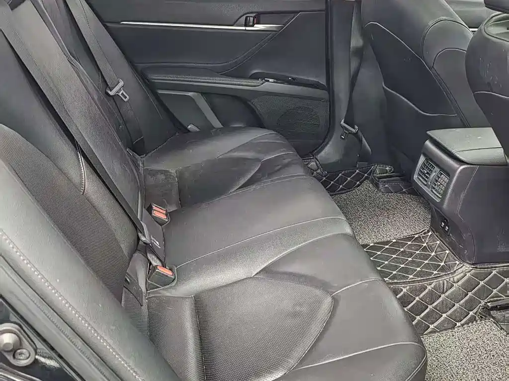 Toyota Camry 2019 — фото 14