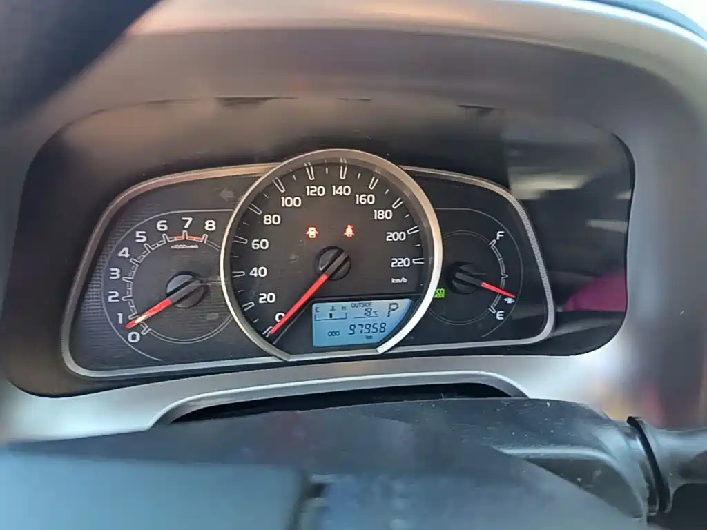 Toyota RAV4 2015 — фото 12