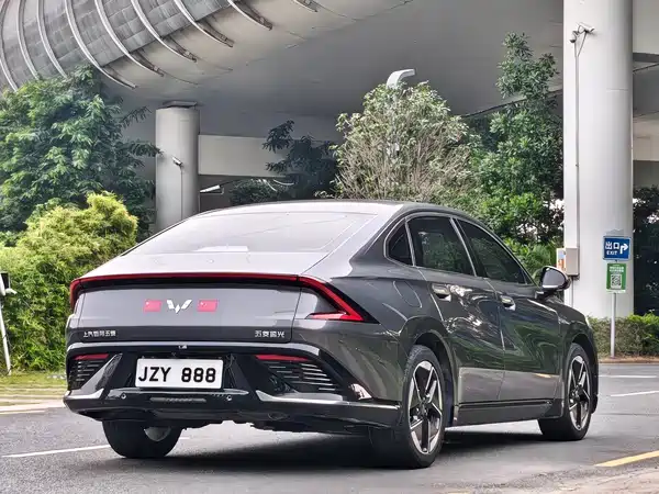 Wuling Starlight 2024