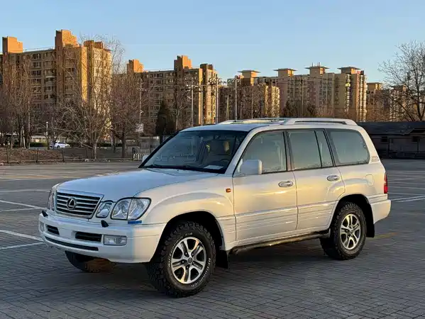 Lexus LX 2005