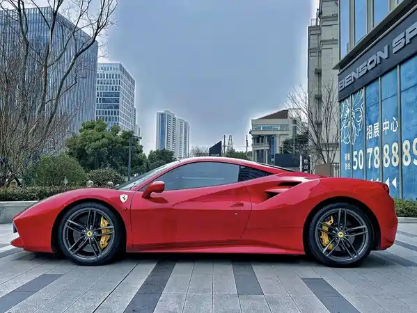 Ferrari 488 2016