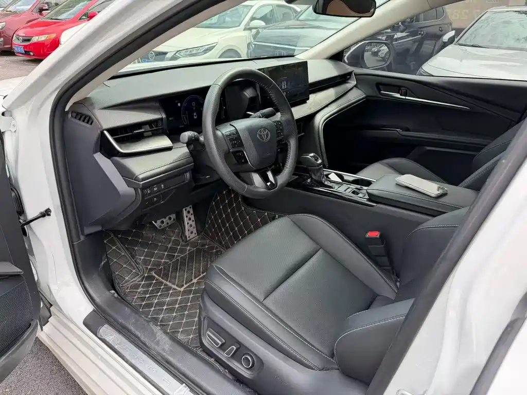 Toyota Camry 2025