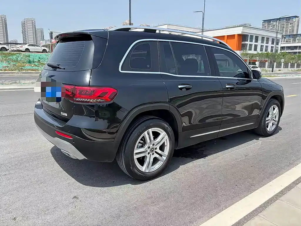 Mercedes-Benz GLB 2023
