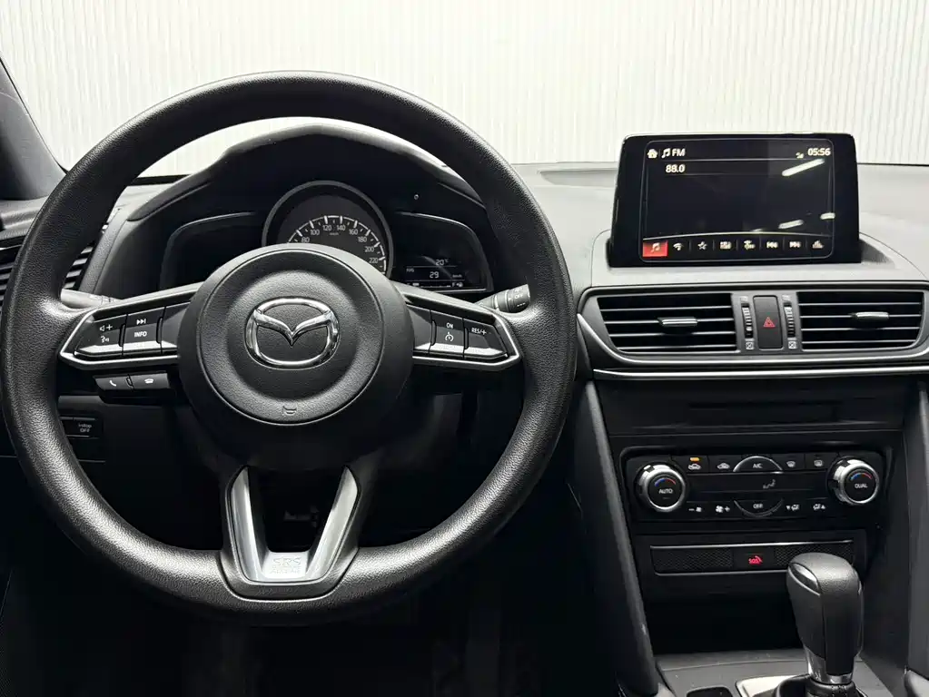 Mazda CX-4 2023 — фото 16