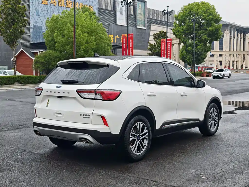 Ford Escape 2022 — фото 9