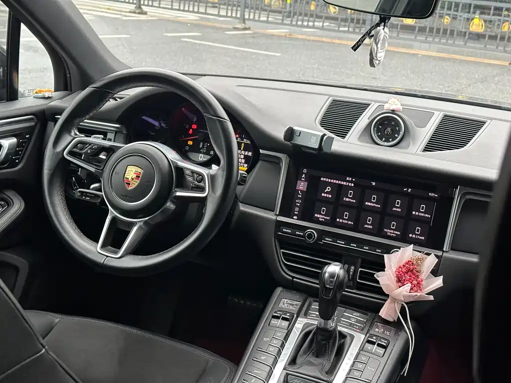 Porsche Macan 2019 — фото 8