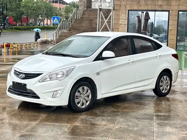 Hyundai Accent 2014