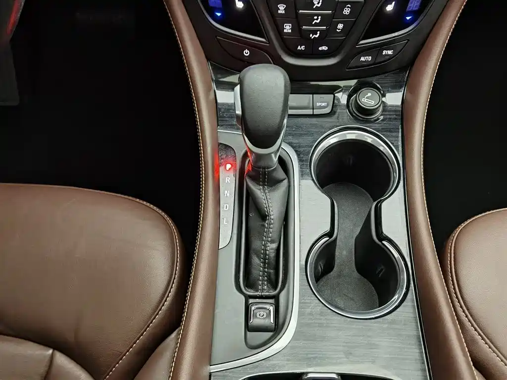 Buick Envision Plus 2018 — фото 13