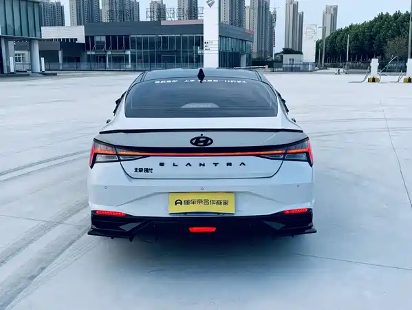 Hyundai Elantra 2022