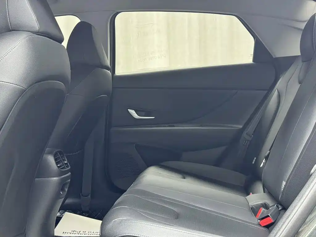 Hyundai Elantra 2023