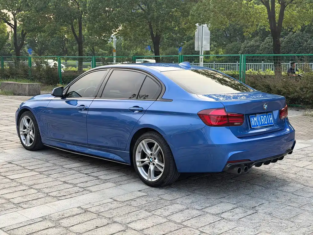 BMW 3 Series 2019 — фото 15
