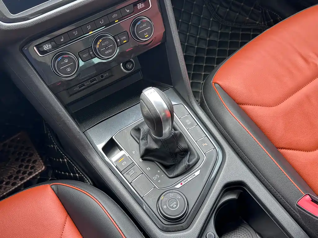 Volkswagen Tiguan 2018 — фото 16