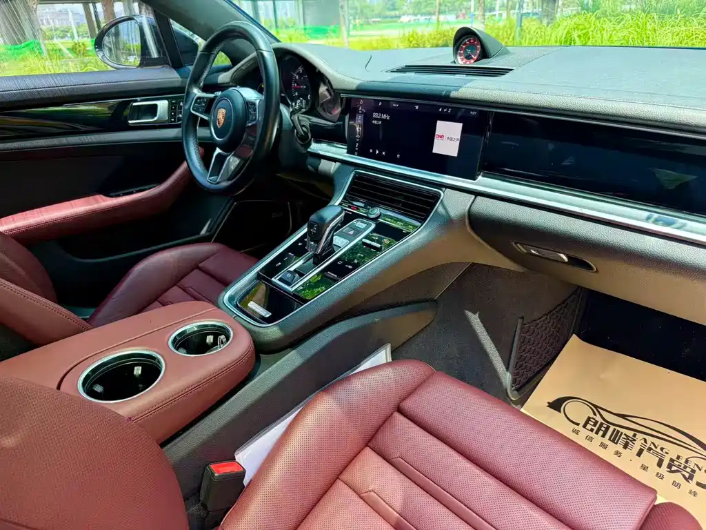 Porsche Panamera 2020 — фото 10