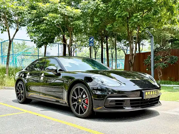 Porsche Panamera 2020