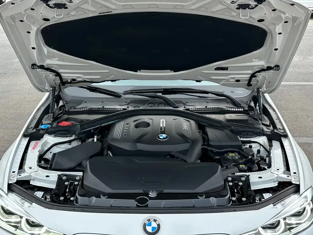 BMW 3 Series 2019 — фото 12