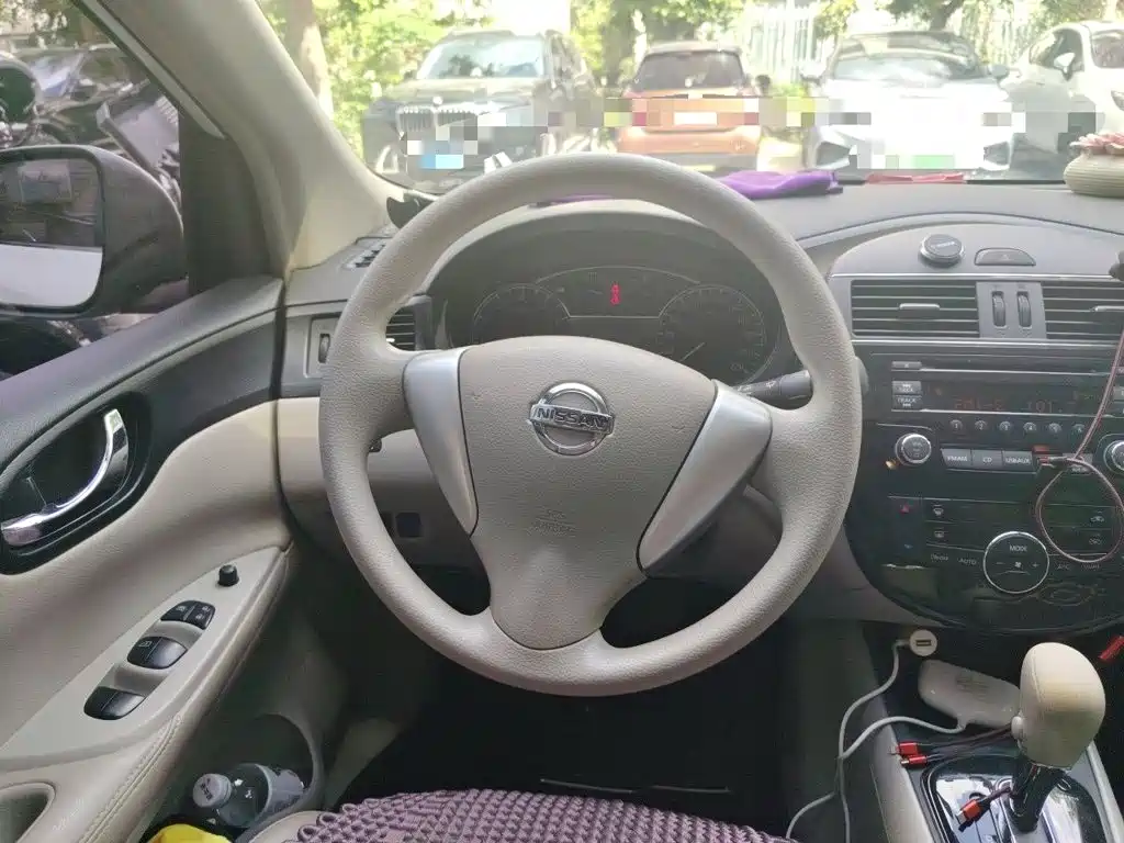 Nissan Tiida 2014