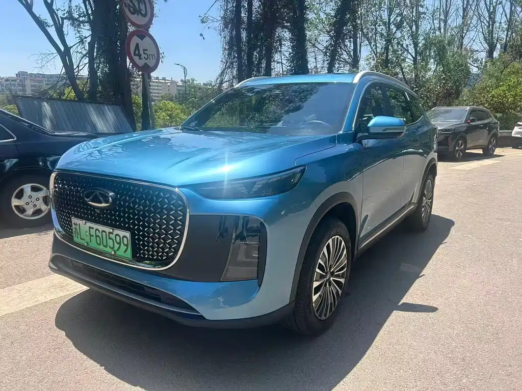 Chery Tiggo 8 PLUS C-DM 2025 — фото 1