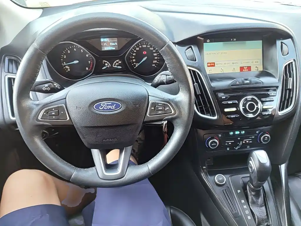 Ford Focus 2017 — фото 10