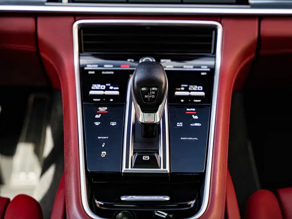 Porsche Panamera 2019 — фото 11