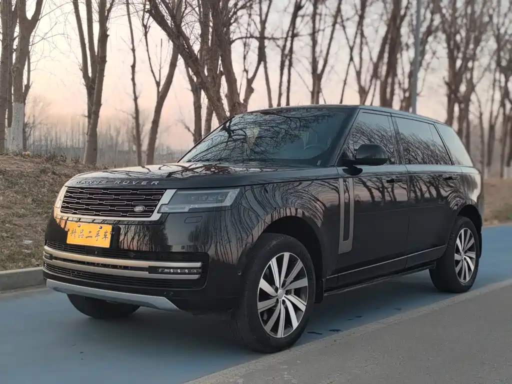 Land Rover Range Rover 2023 — фото 1