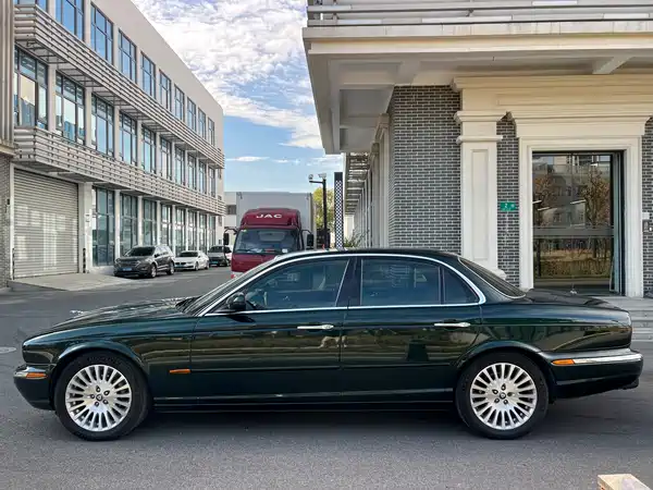 Jaguar XJ 2004