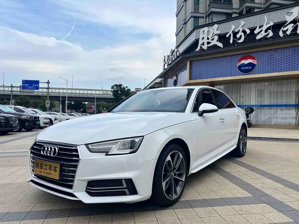 Audi A4L 2019