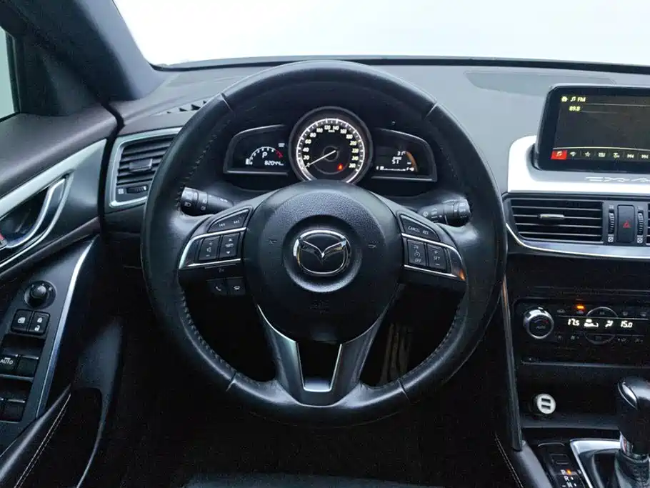 Mazda CX-4 2016 — фото 15
