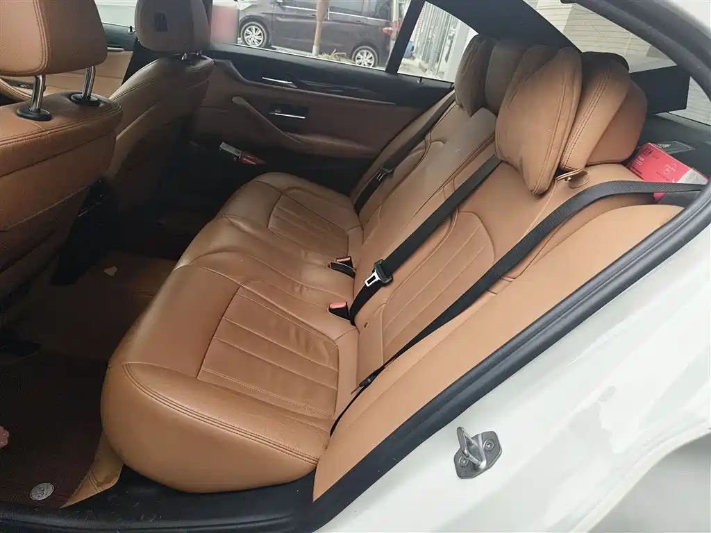 BMW 5 Series 2020 — фото 13
