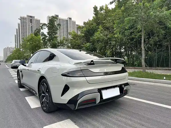 Xiaomi SU7 2025