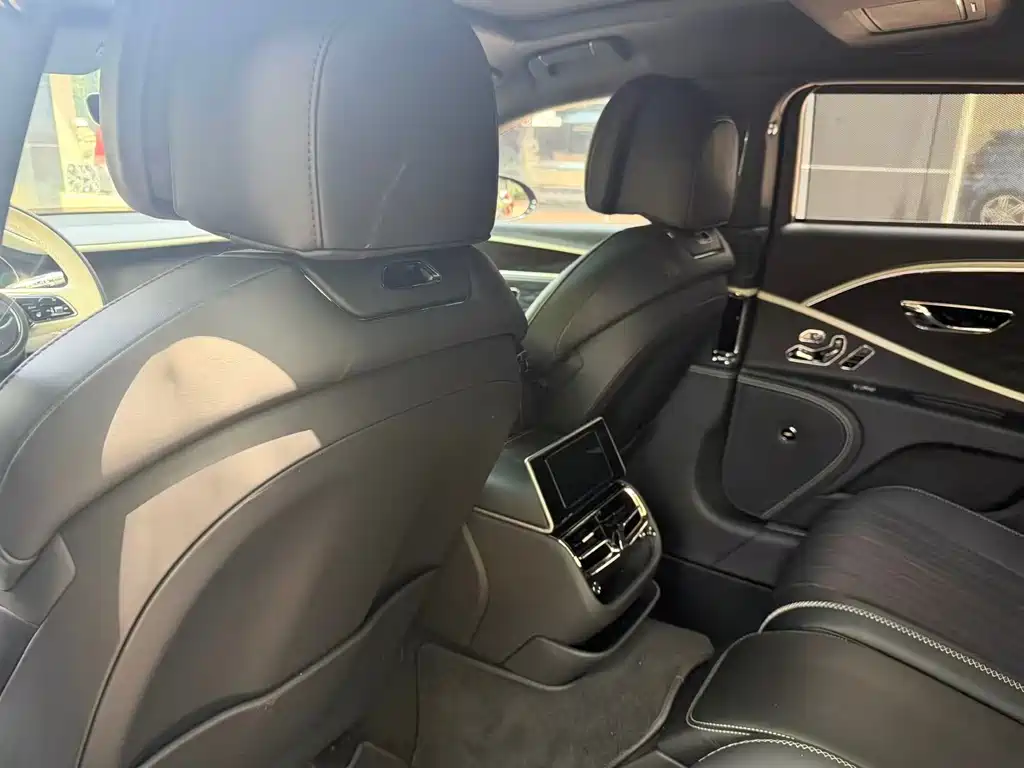 Bentley Flying Spur PHEV 2022 — фото 12