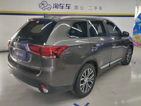 Mitsubishi Outlander 2018