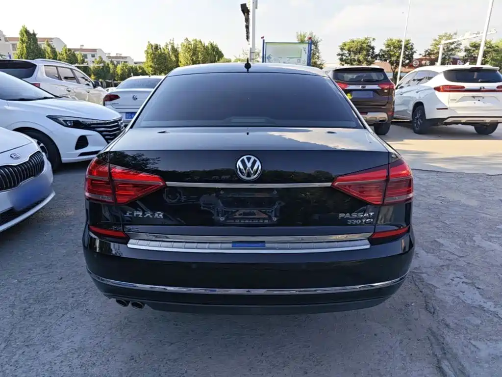 Volkswagen Passat 2018 — фото 6