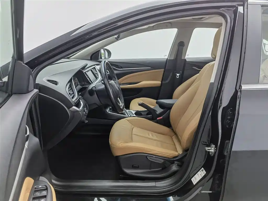 Buick Excelle 2019 — фото 10