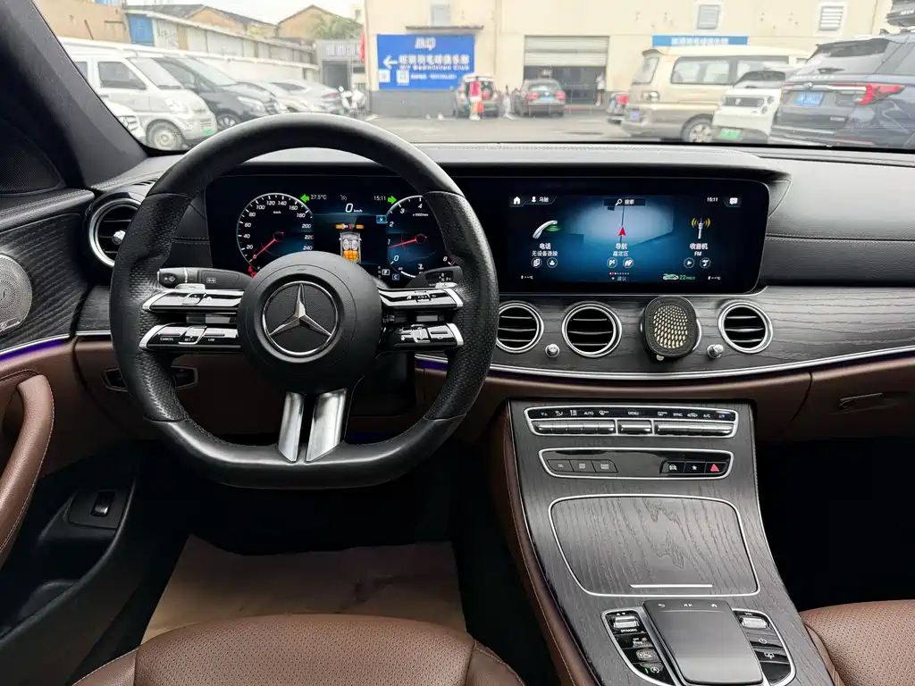 Mercedes-Benz E-Class 2022 — фото 6