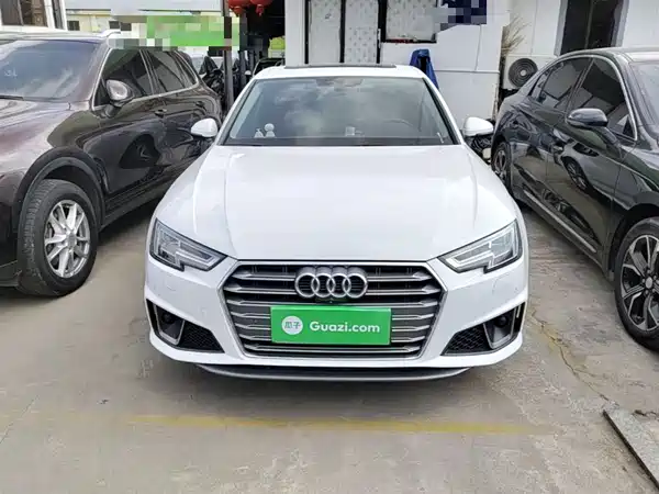 Audi A4L 2019