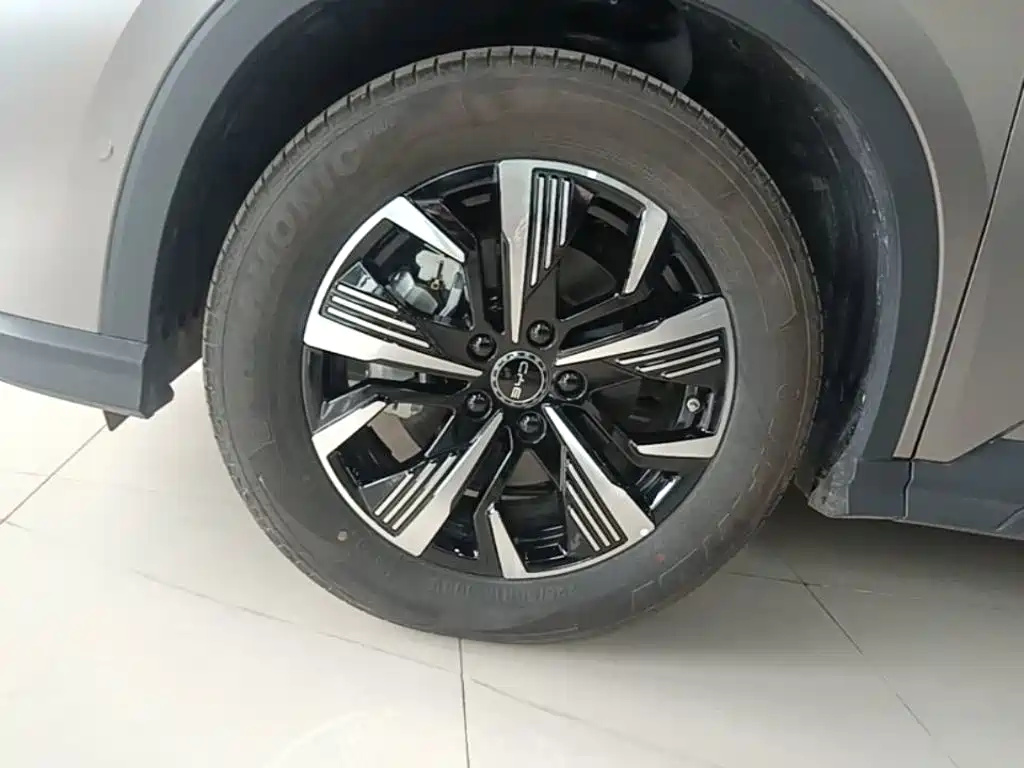 BYD Seal 05 DM-i 2025 — фото 23