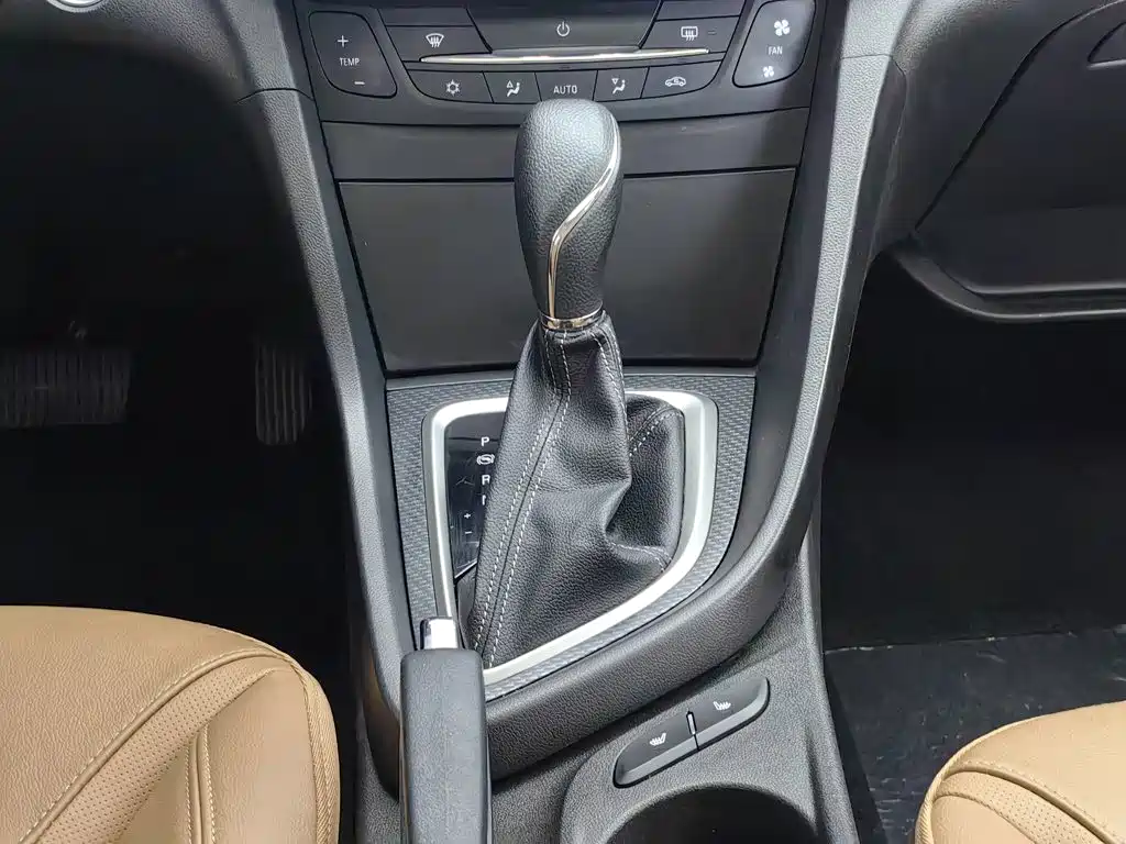 Buick Excelle 2018 — фото 13