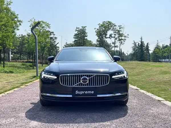 Volvo S90 2023
