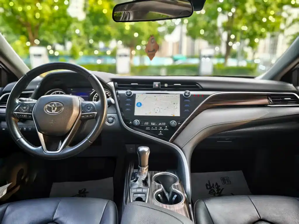 Toyota Camry 2019 — фото 5
