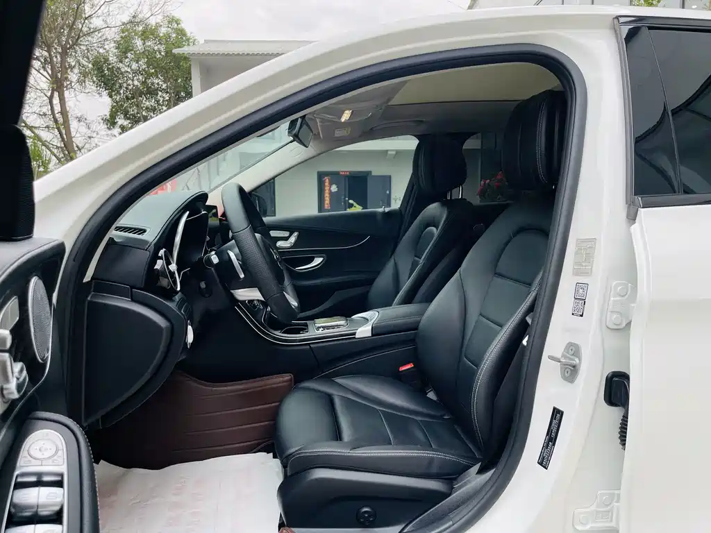 Mercedes-Benz C-Class 2021