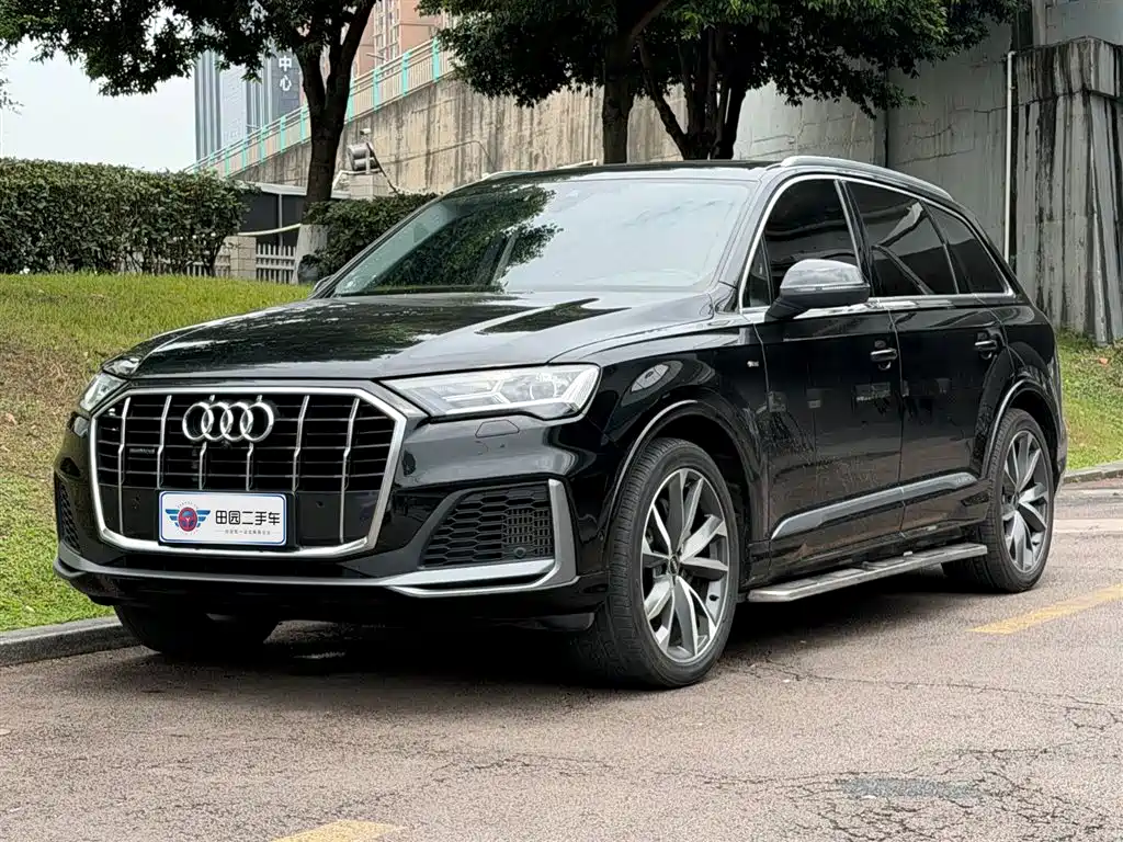 Audi Q7 2022 — фото 1