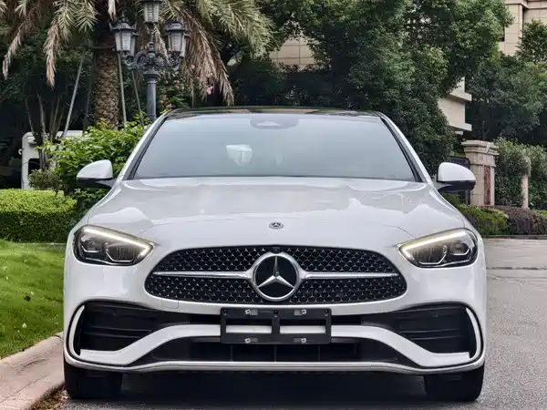 Mercedes-Benz C-Class 2024