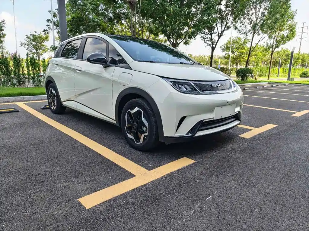 BYD Dolphin 2023