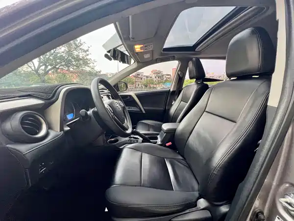 Toyota RAV4 2015