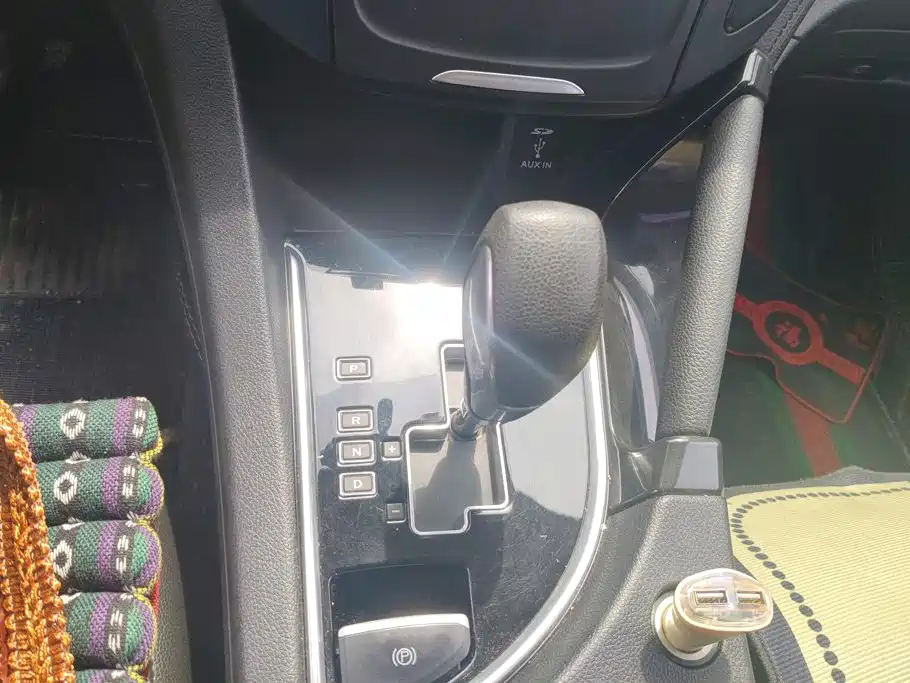 Dongfeng Fengshen AX7 2015 — фото 16