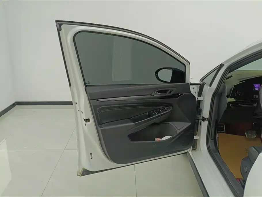 Volkswagen Golf 2021